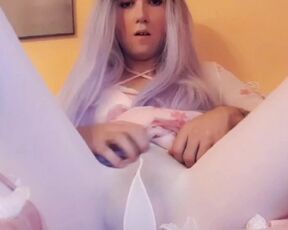 Hannah Marie Jerking off with a Hentai Body Pillow and a Hanami Dress on