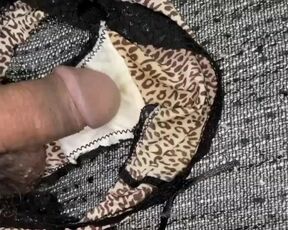 【dirty and Stinky Panties!】《素人撮影》《完全素人》20代後半シンママのおしっこ臭い汚れ付きパンティ♡今回も汗臭＆マン臭スゴくて興奮したよ^ ^