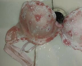 piss-covered pink bra! hentai boy is pissing to pink bra!