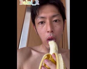 Good-looking guy who enjoys bananas in SEXY ♡